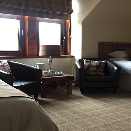 Garfield Guesthouse Дингуолл Экстерьер фото