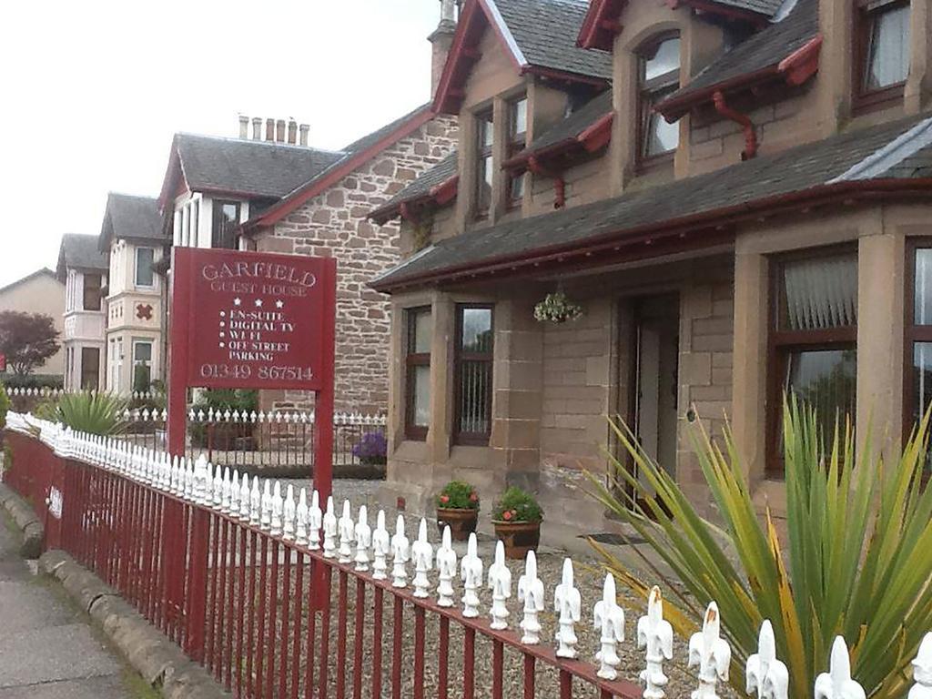Garfield Guesthouse Дингуолл Экстерьер фото
