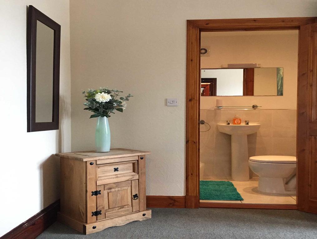 Garfield Guesthouse Дингуолл Экстерьер фото