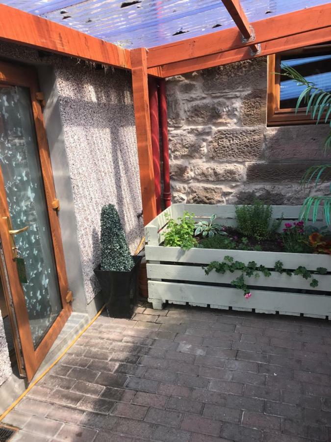 Garfield Guesthouse Дингуолл Экстерьер фото